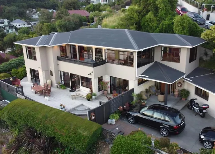 Harbour Lodge